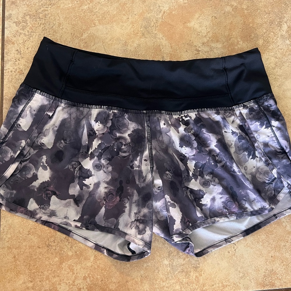 Lululemon Shorts, size 0 or 2?